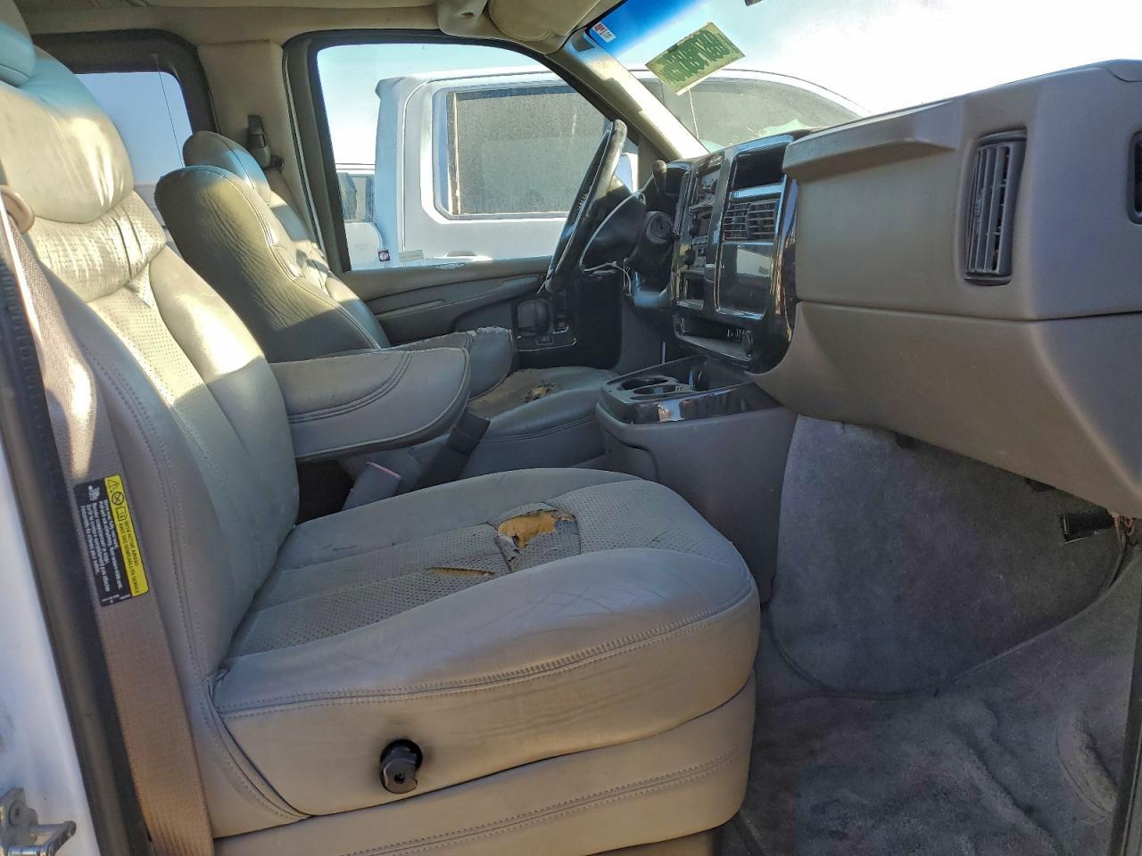 2005 GMC Savana