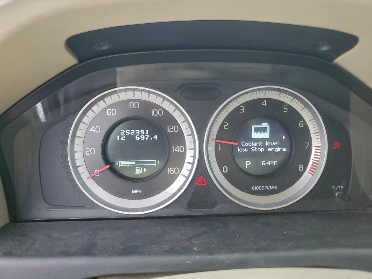 2011 VOLVO XC70