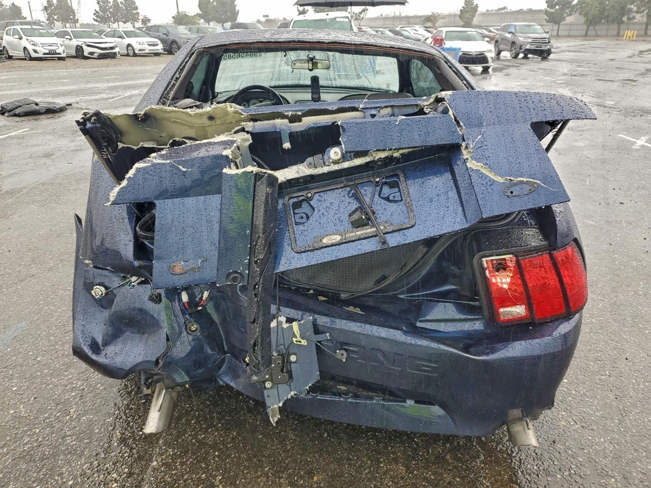 2001 FORD MUSTANG