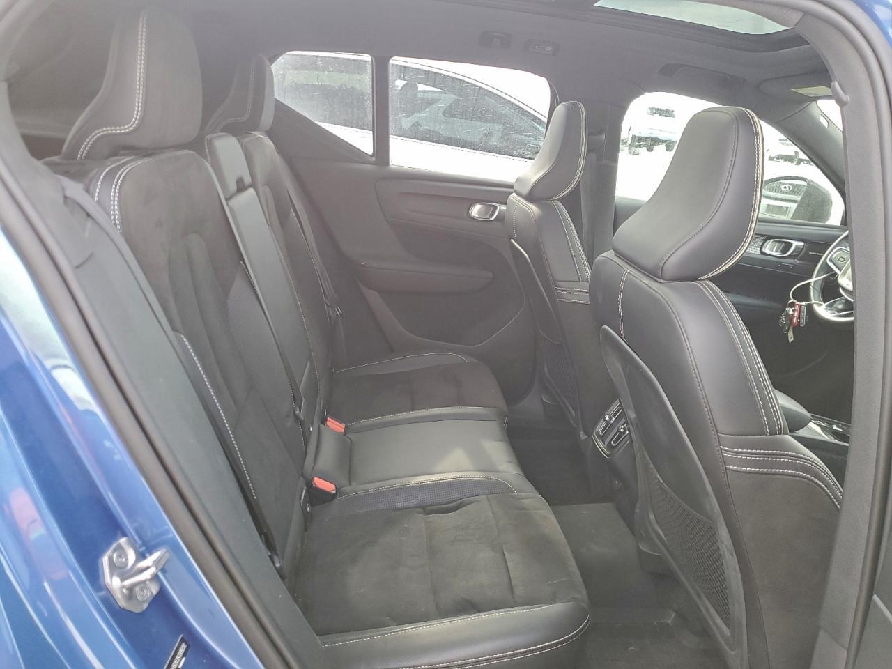 2019 VOLVO XC40