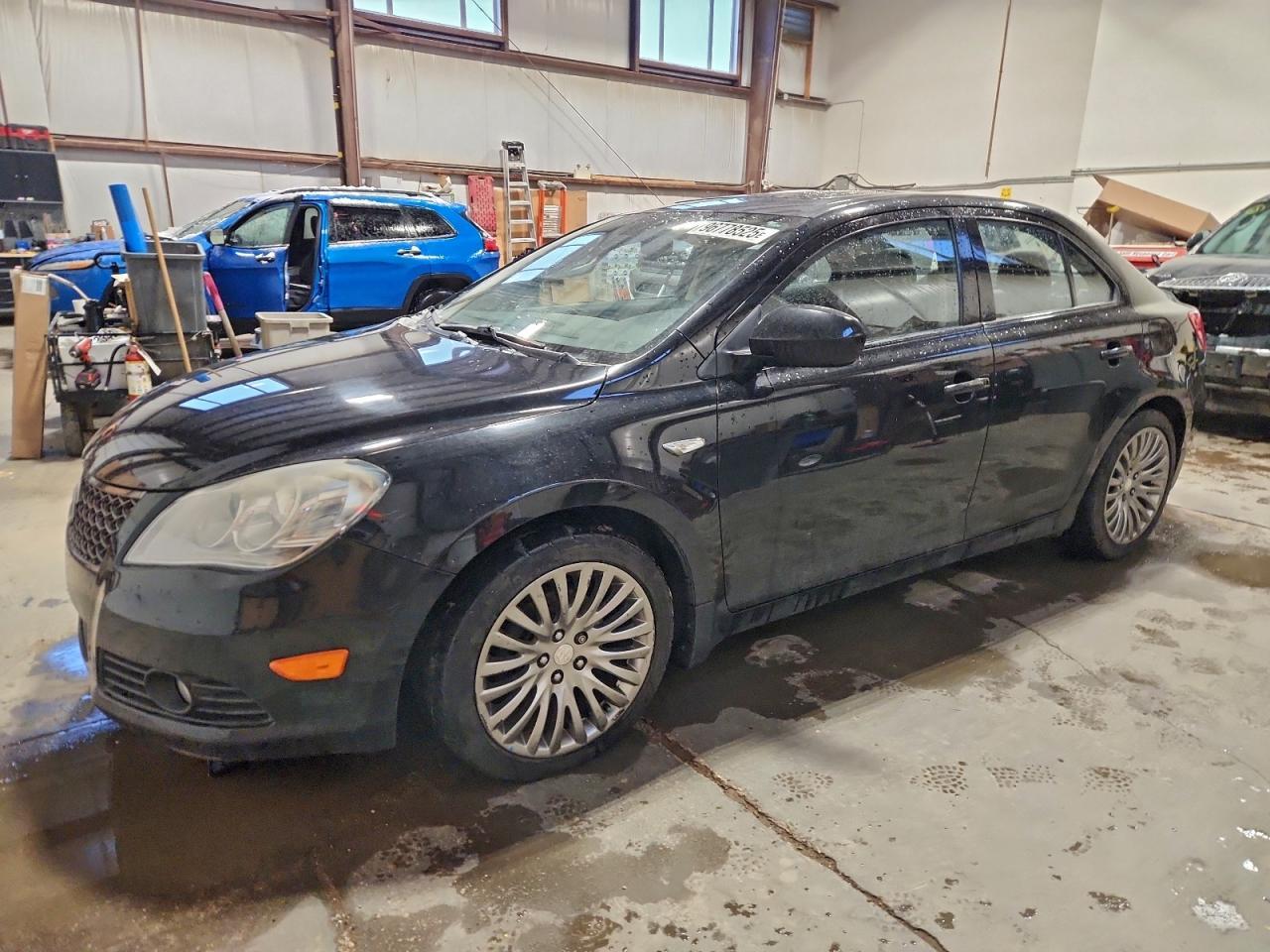 2011 SUZUKI Kizashi