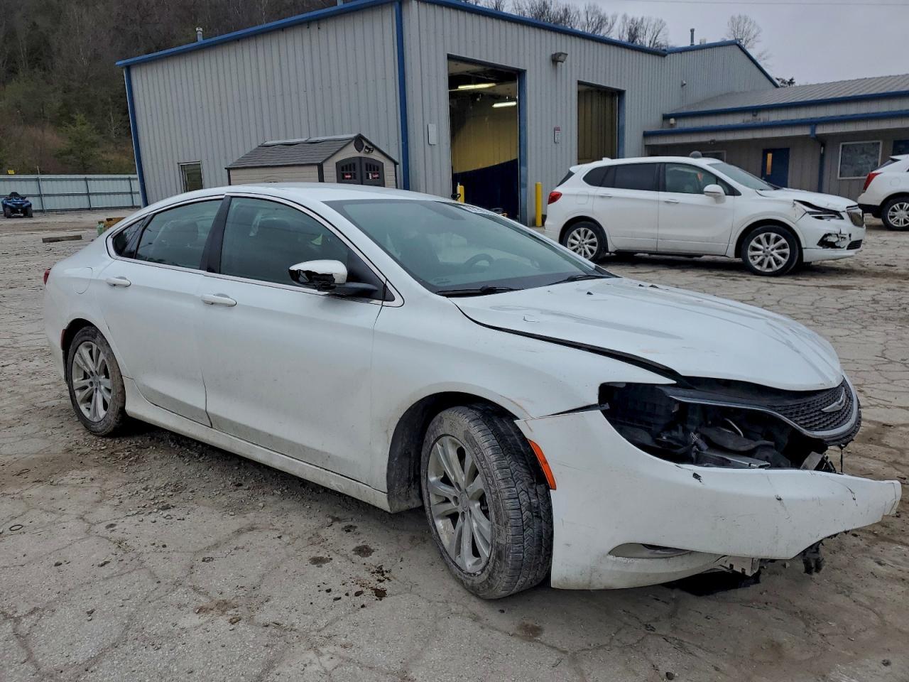 2016 CHRYSLER 200