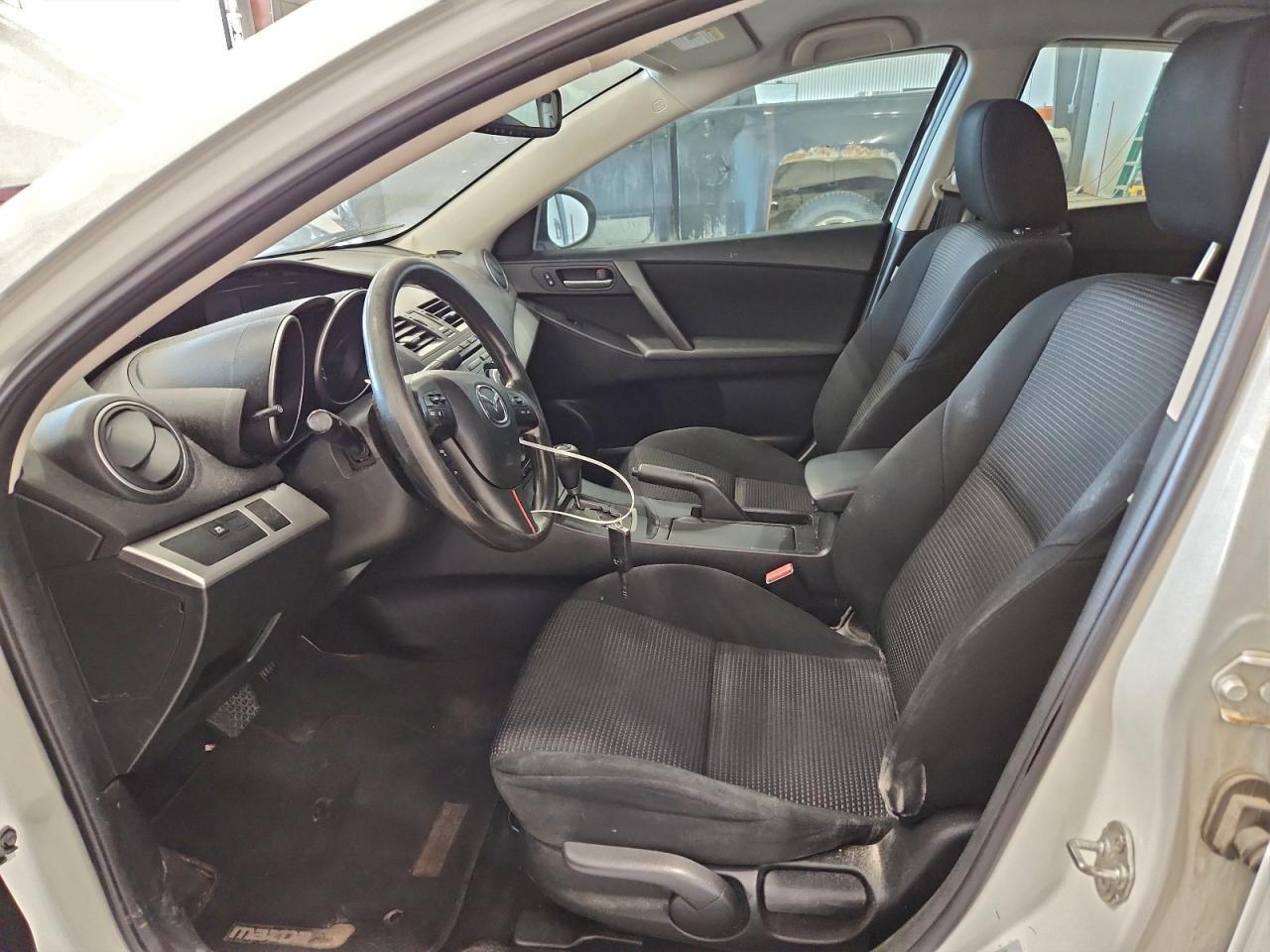 2013 MAZDA 3