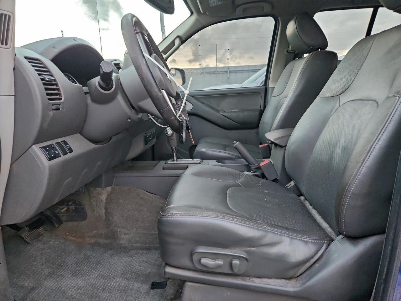 2012 NISSAN Frontier