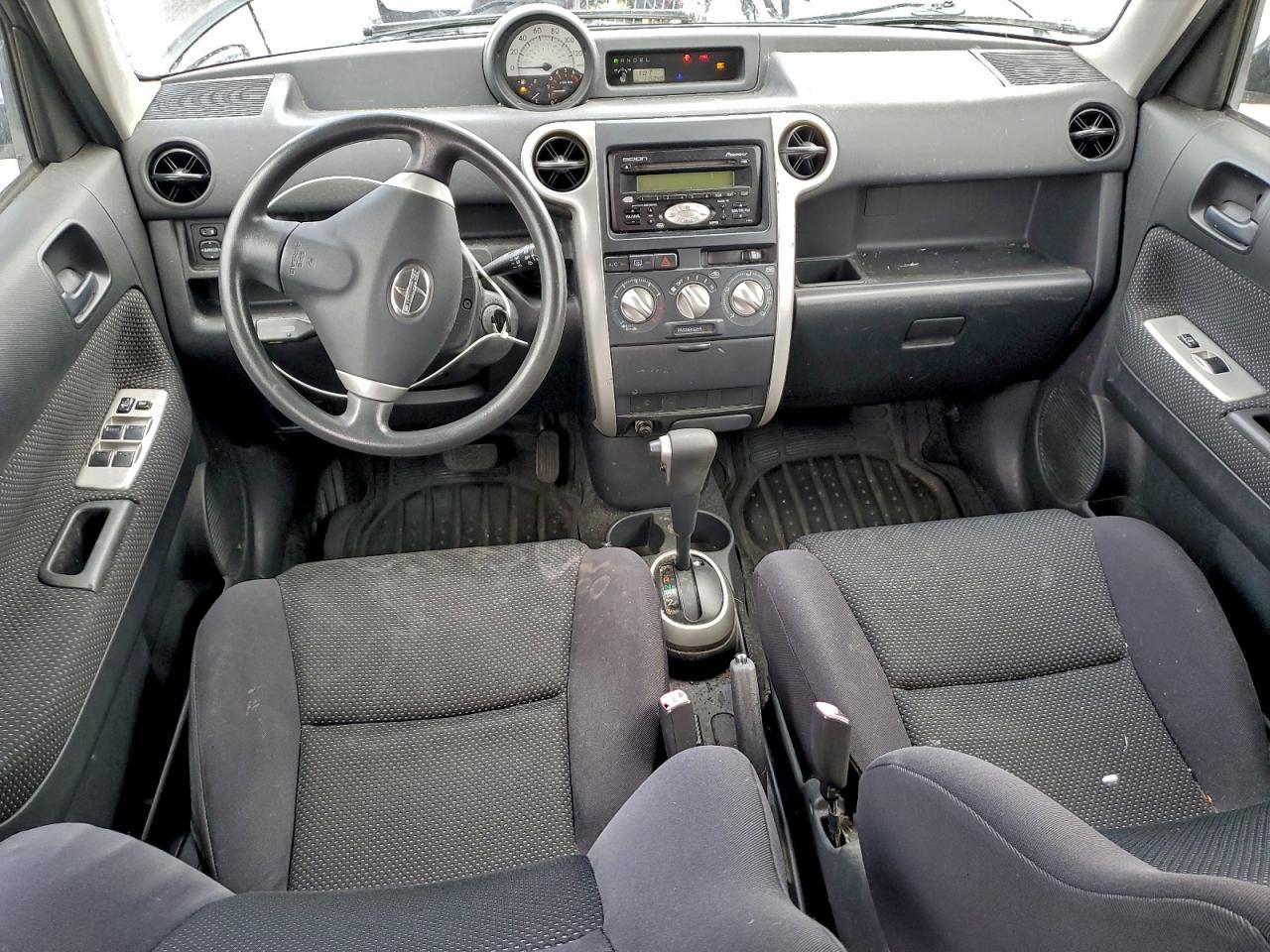 2005 TOYOTA SCION