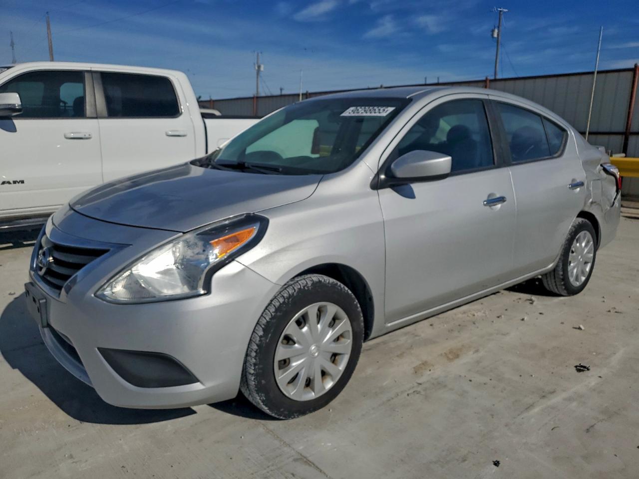 2017 NISSAN VERSA