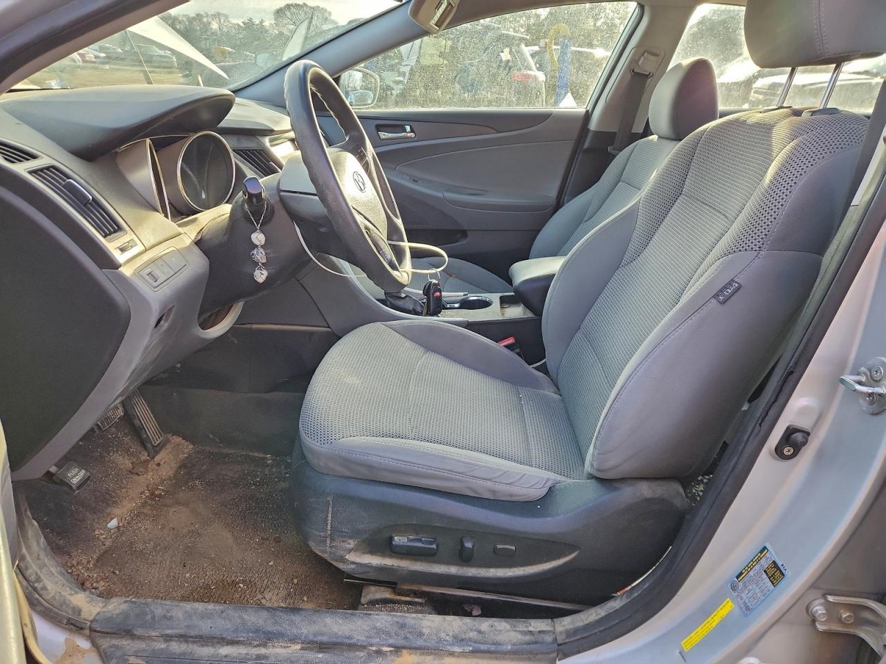2011 HYUNDAI SONATA