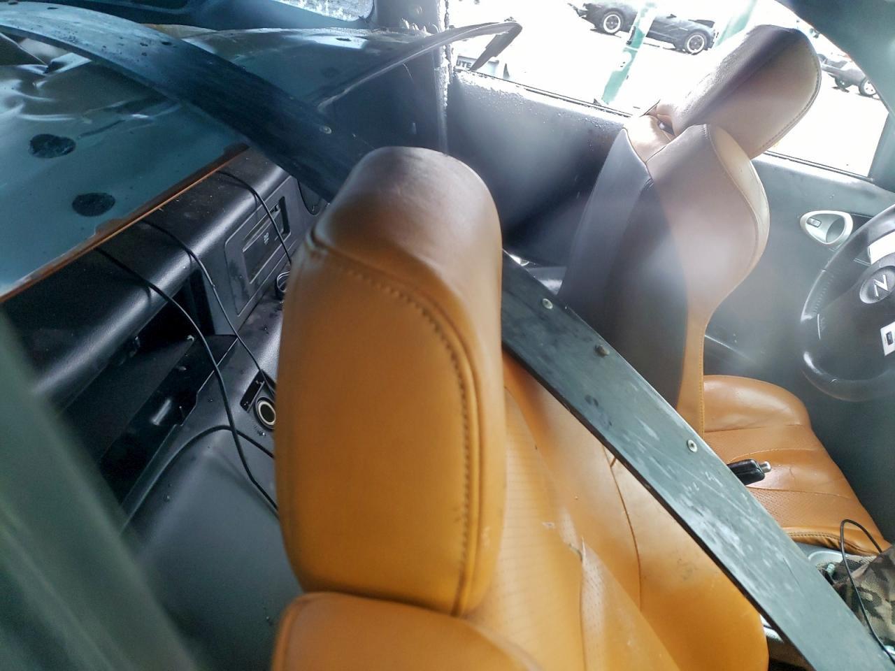 2003 NISSAN Z