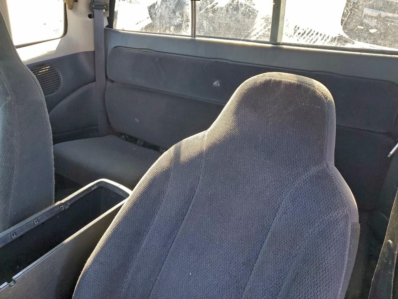 2004 DODGE Dakota