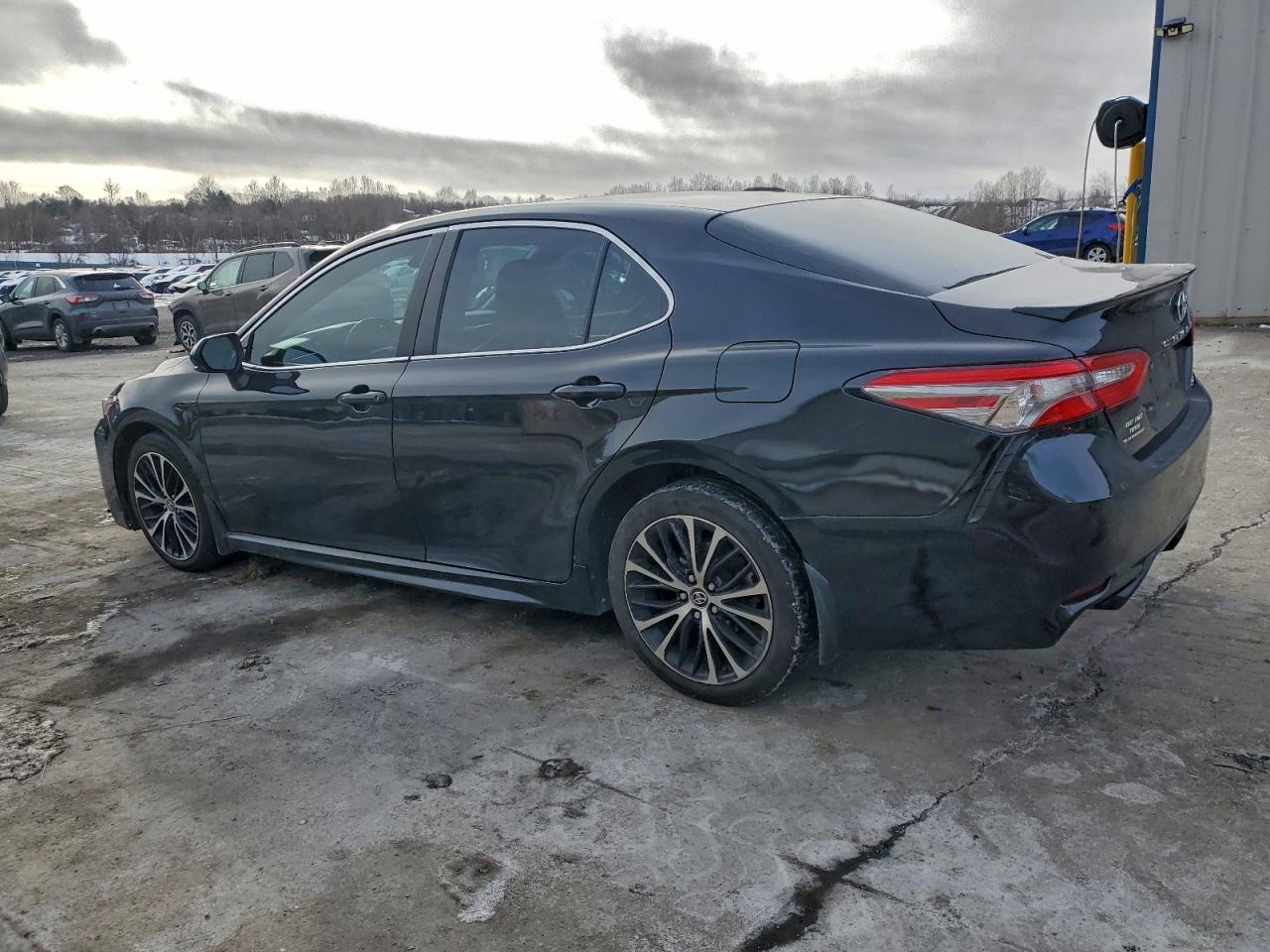 2018 TOYOTA CAMRY
