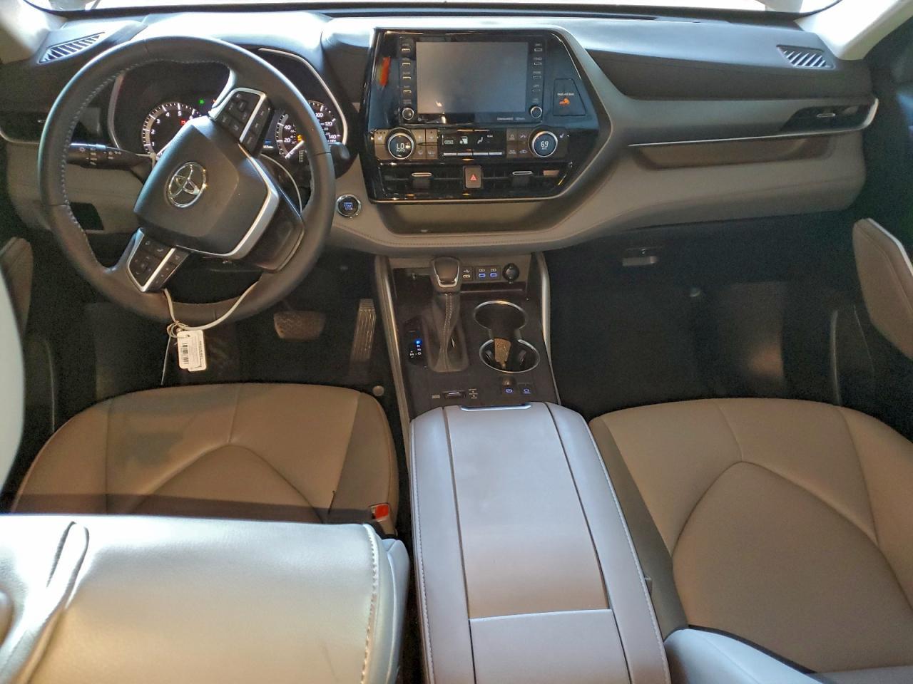 2022 TOYOTA HIGHLANDER