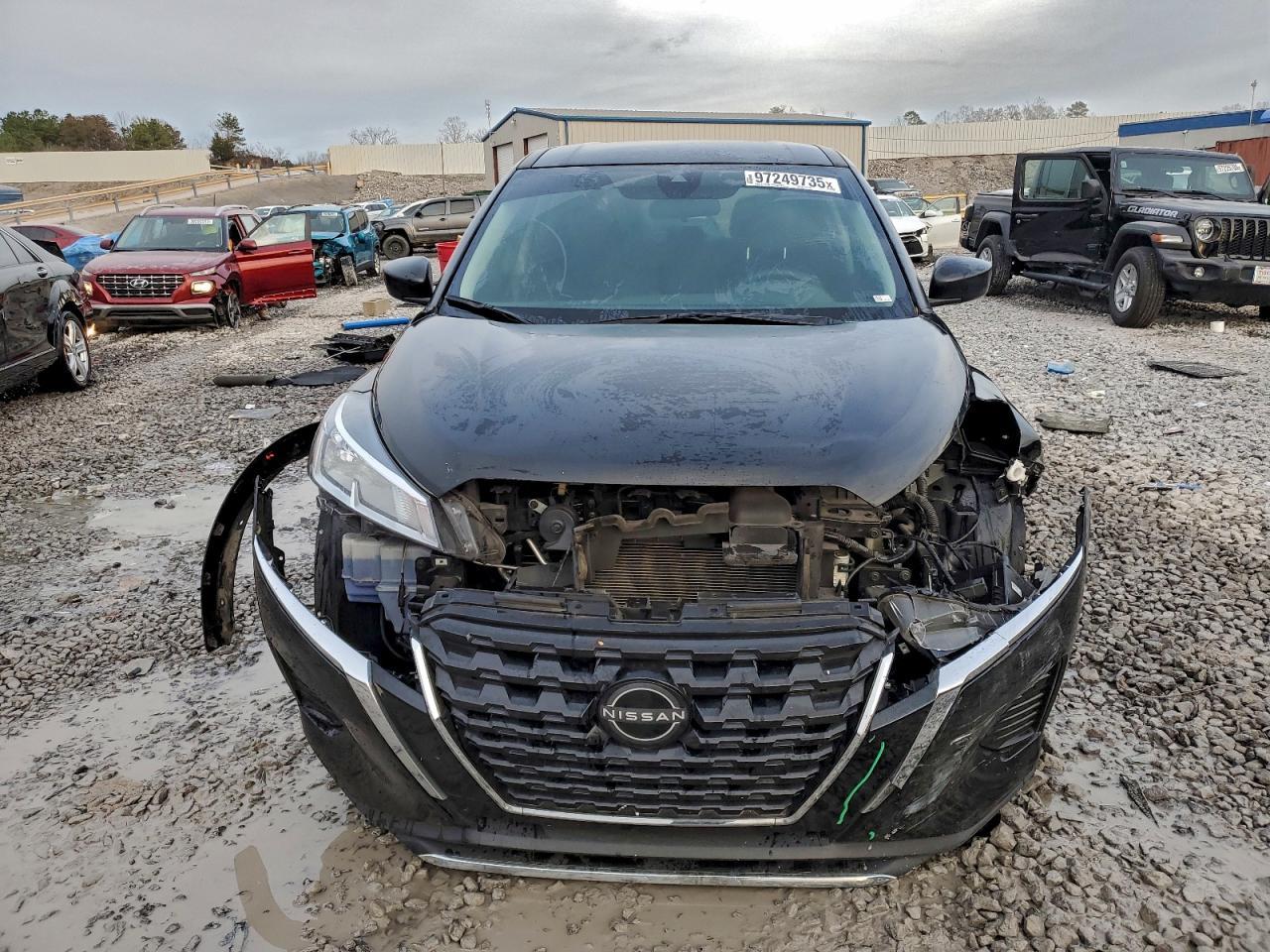 2024 NISSAN KICKS