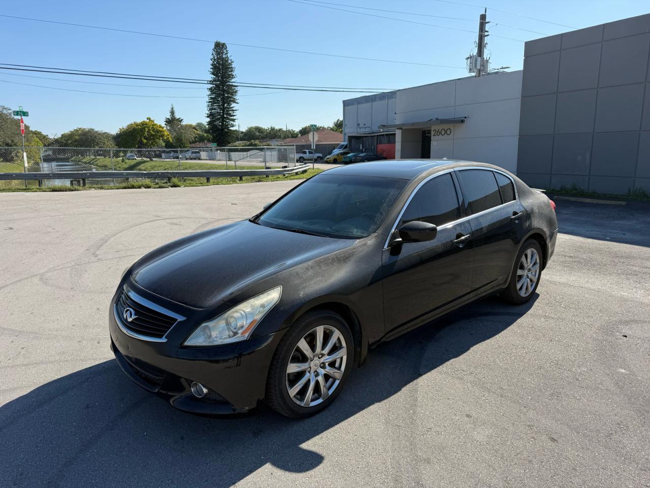 2011 INFINITI G37