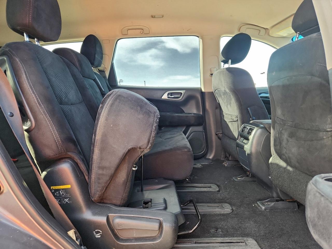 2016 NISSAN PATHFINDER SV