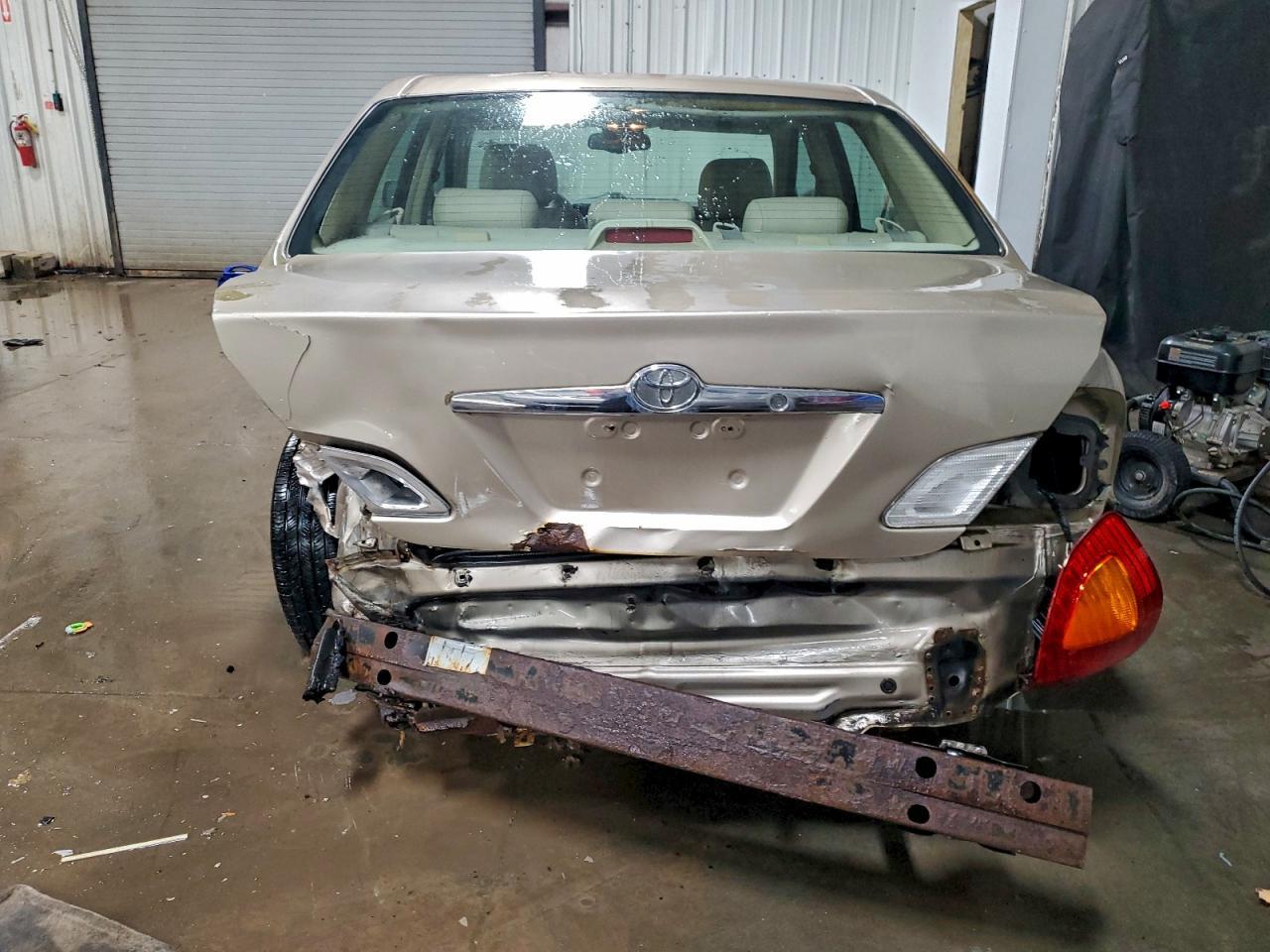 2002 TOYOTA Avalon