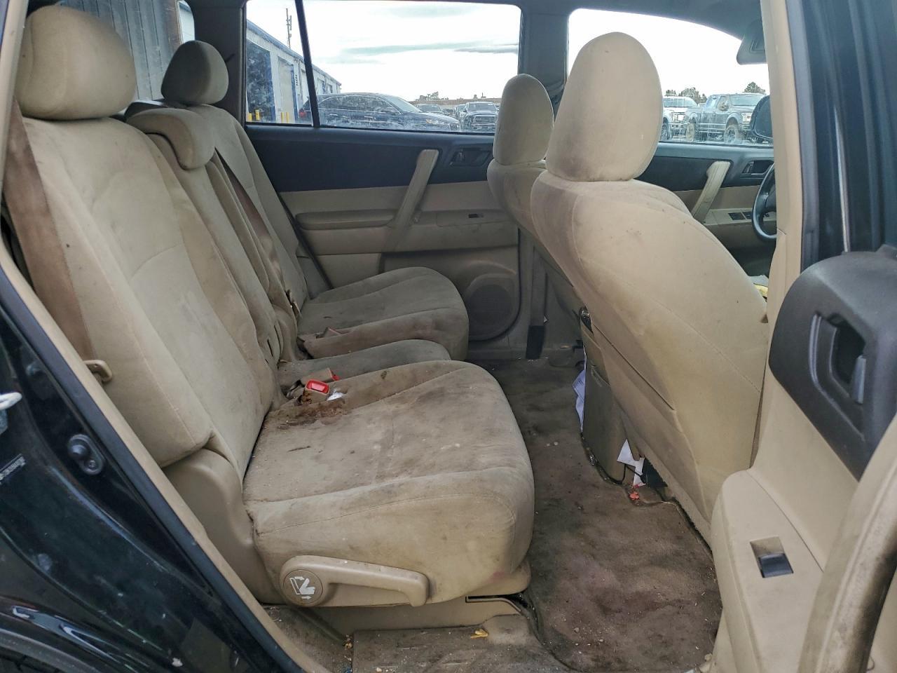 2010 TOYOTA HIGHLANDER