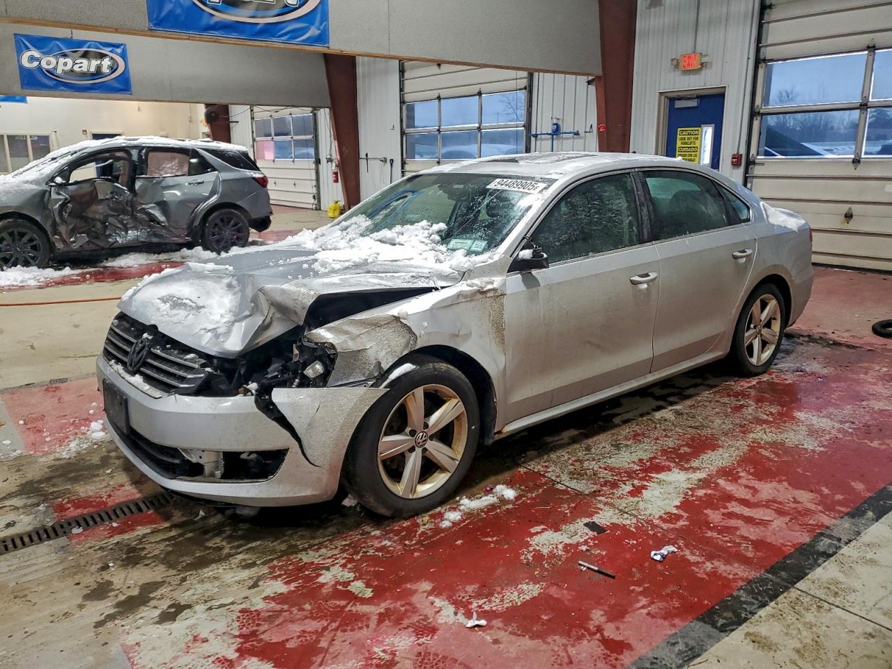 2012 VOLKSWAGEN Passat