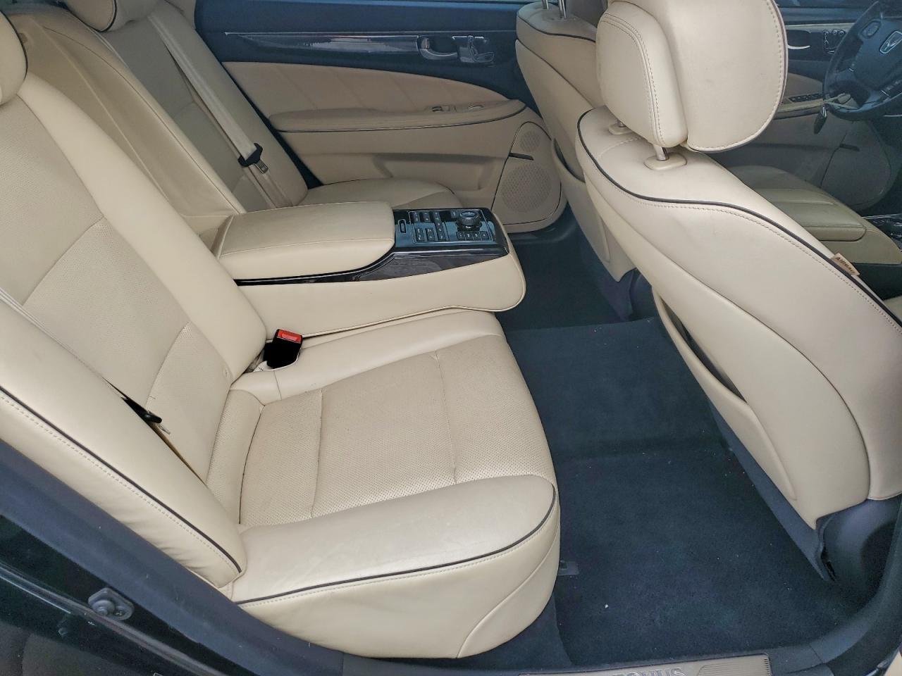 2015 HYUNDAI Equus