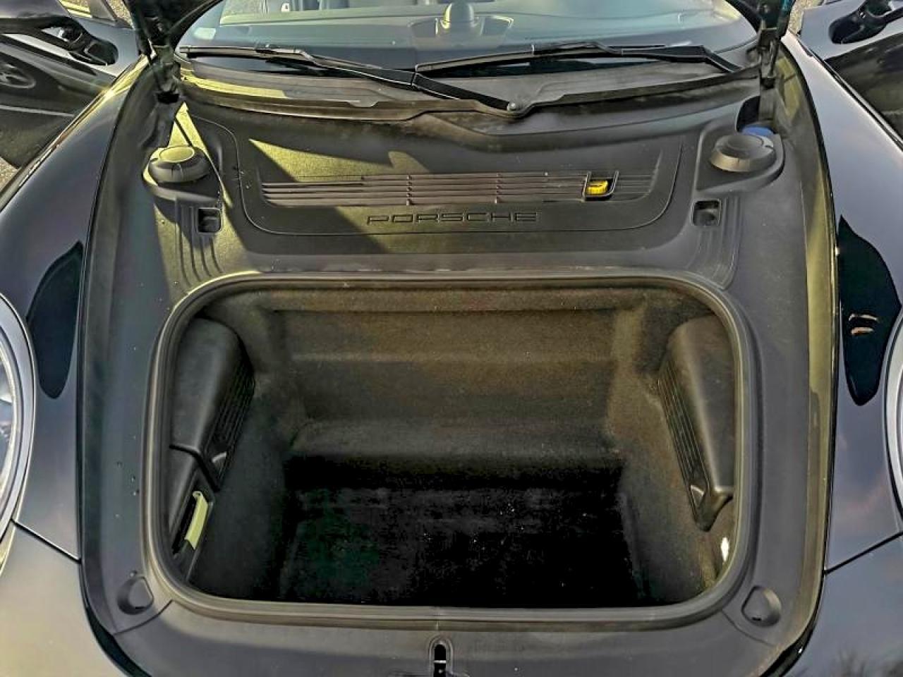 2016 PORSCHE 911