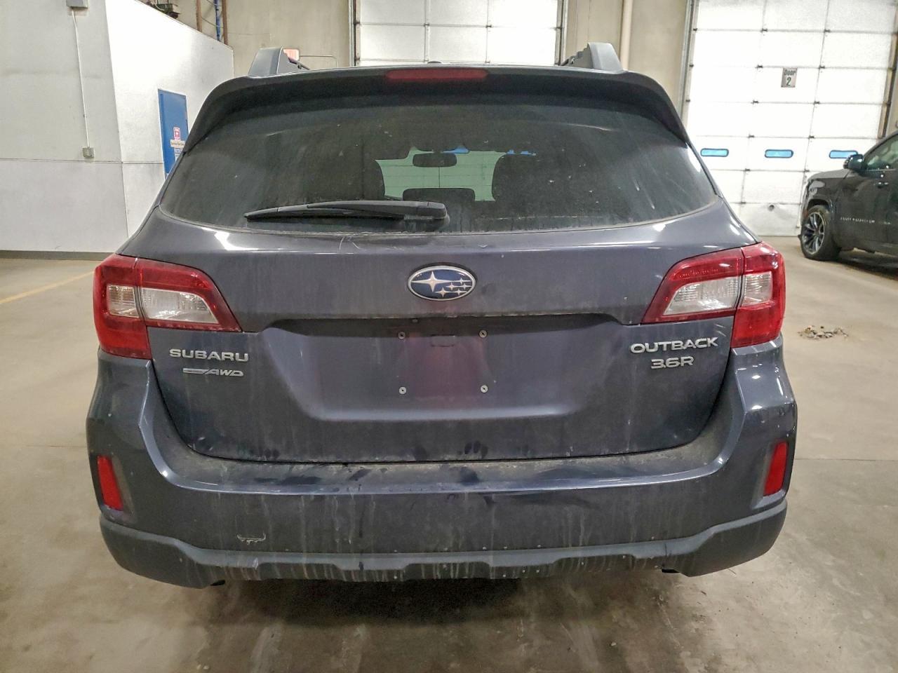 2015 SUBARU Outback
