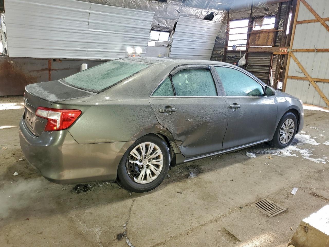 2014 TOYOTA CAMRY