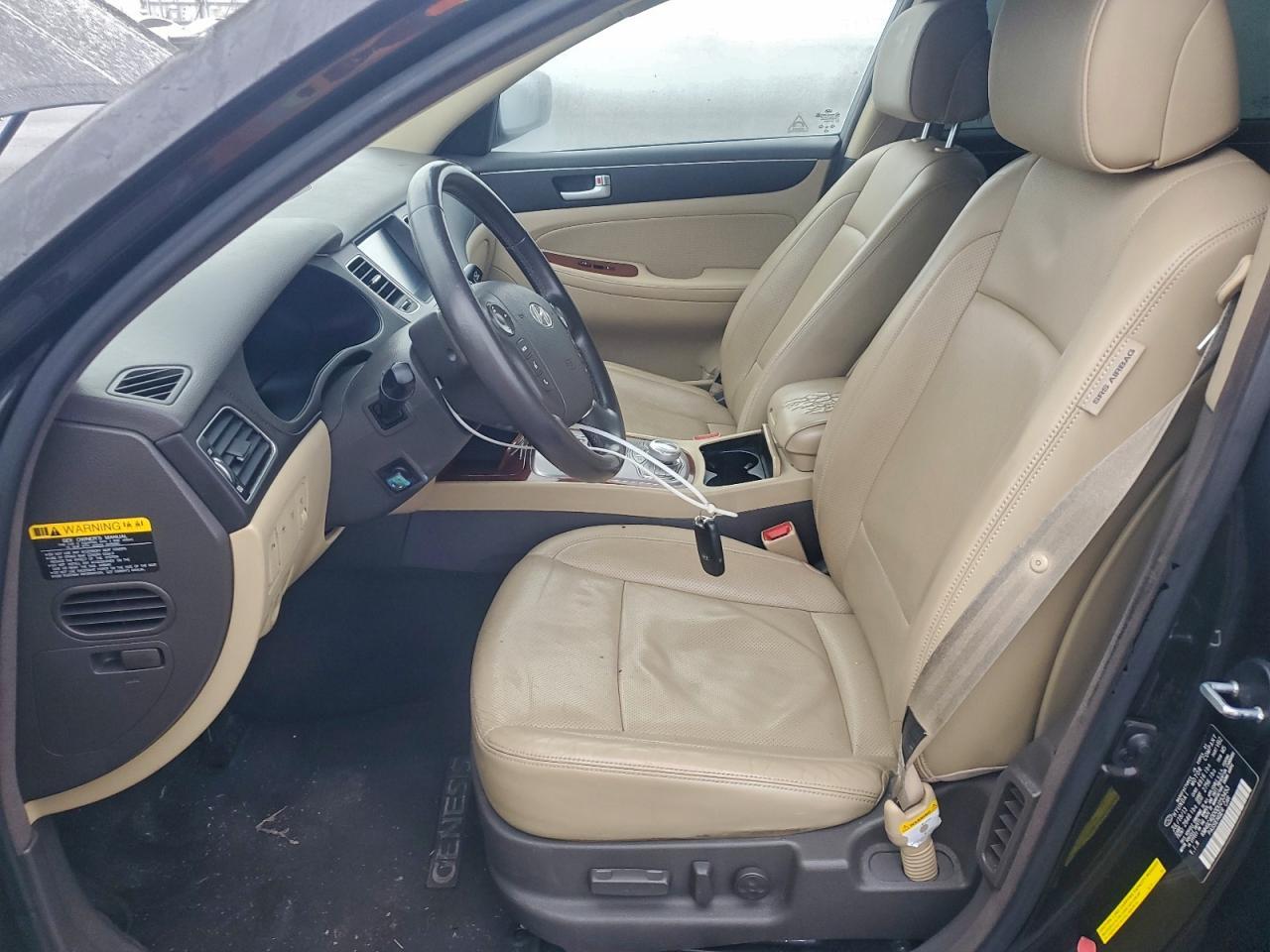 2013 HYUNDAI GENESIS