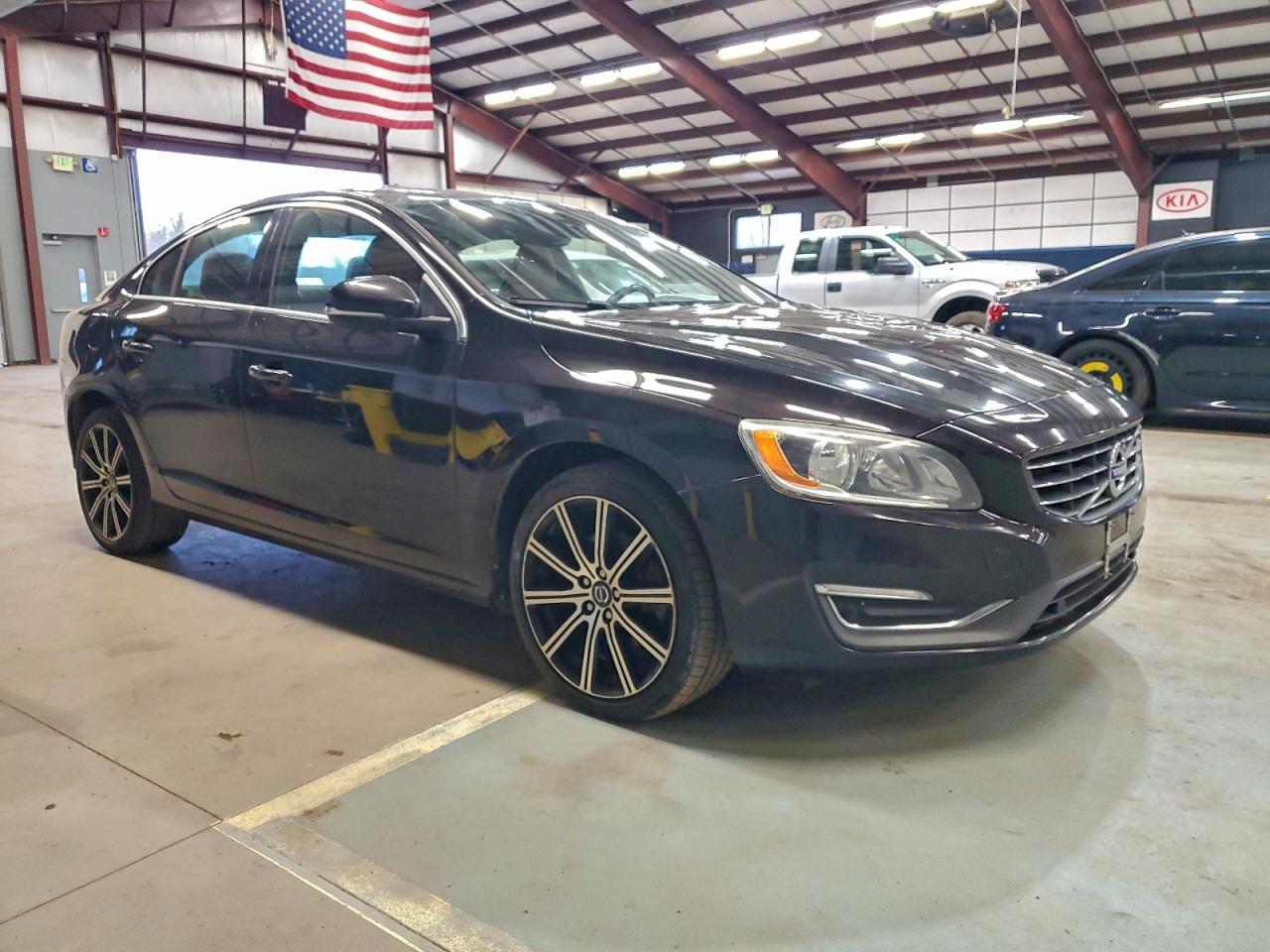 2015 VOLVO S60