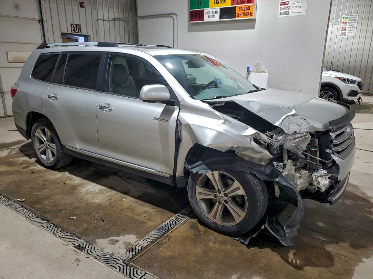 2011 TOYOTA HIGHLANDER