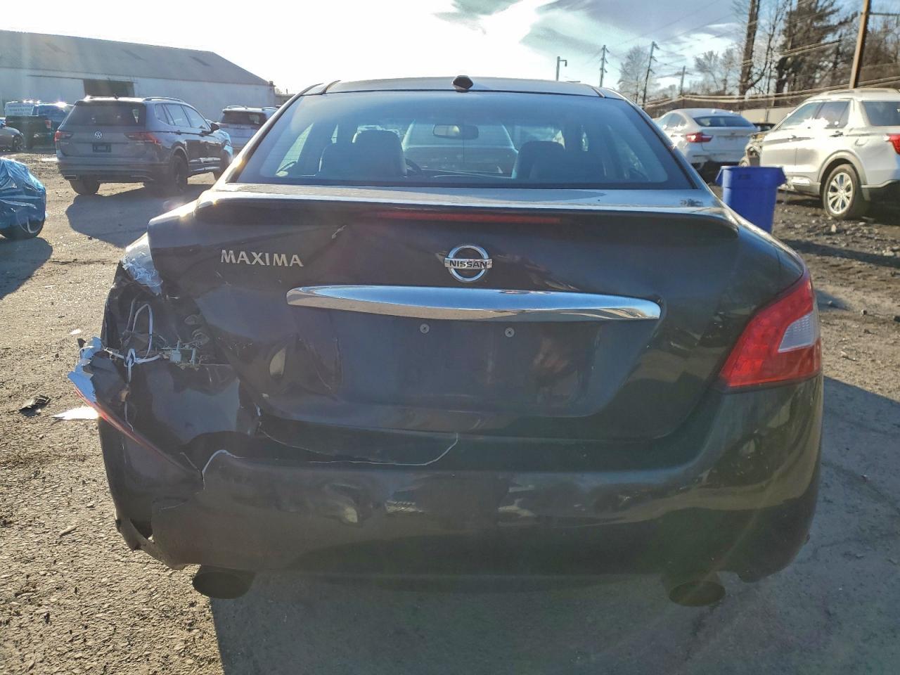 2010 NISSAN Maxima