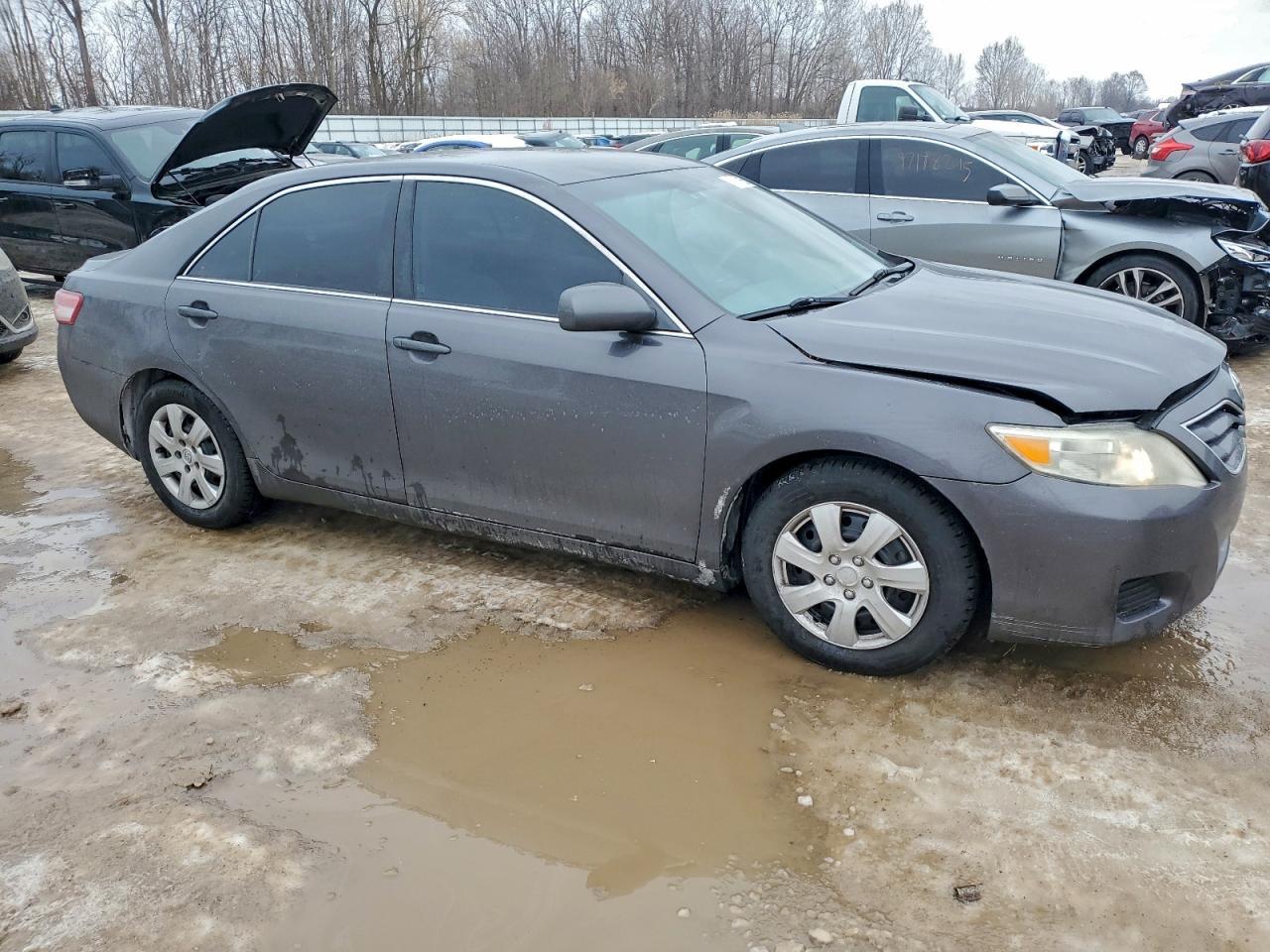 2011 TOYOTA CAMRY