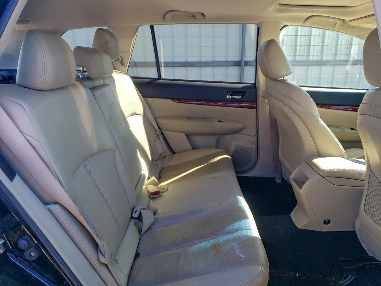 2010 SUBARU Outback