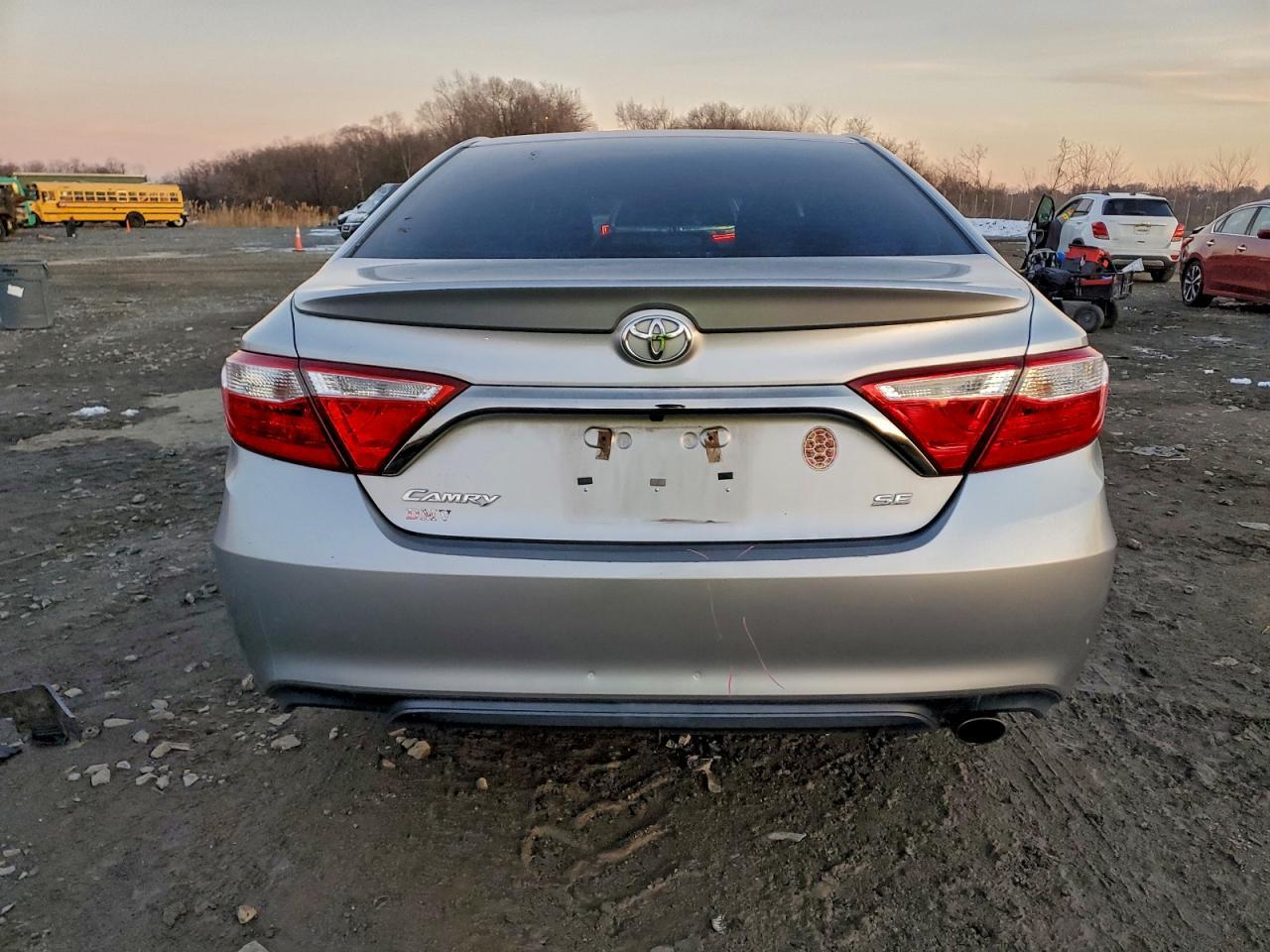 2016 TOYOTA CAMRY