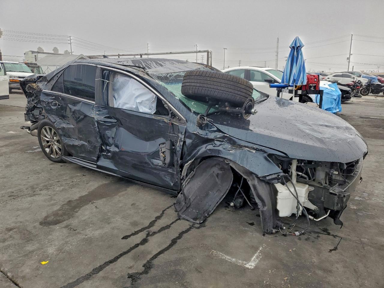2016 TOYOTA CAMRY