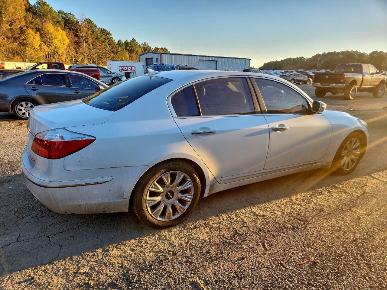 2011 HYUNDAI GENESIS