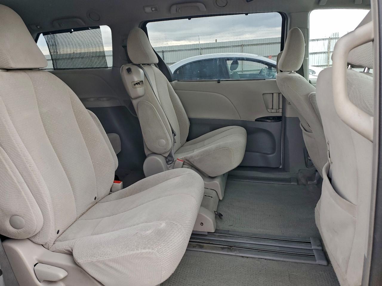 2014 TOYOTA SIENNA