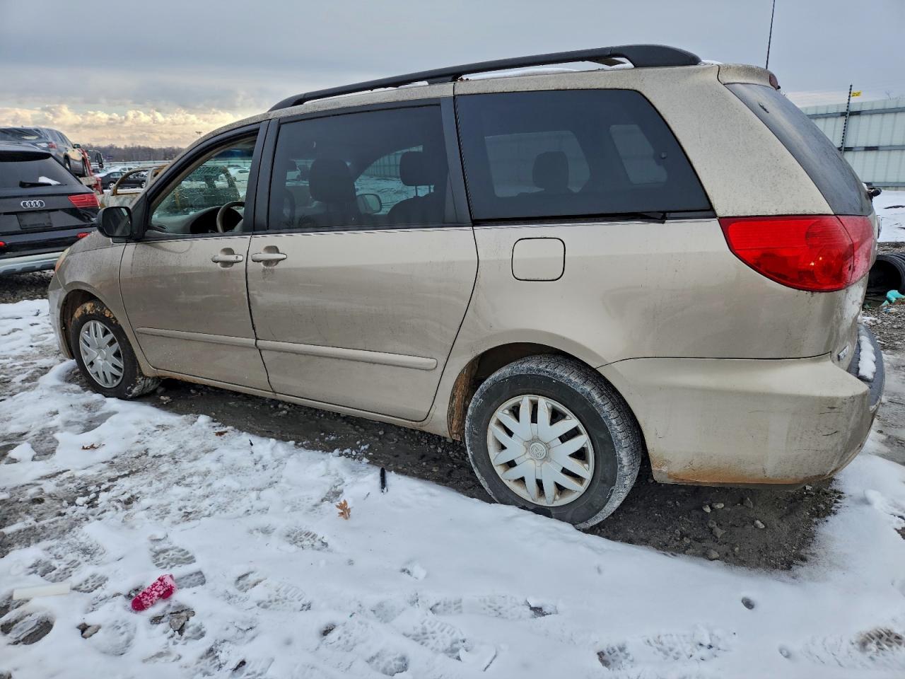 2010 TOYOTA SIENNA