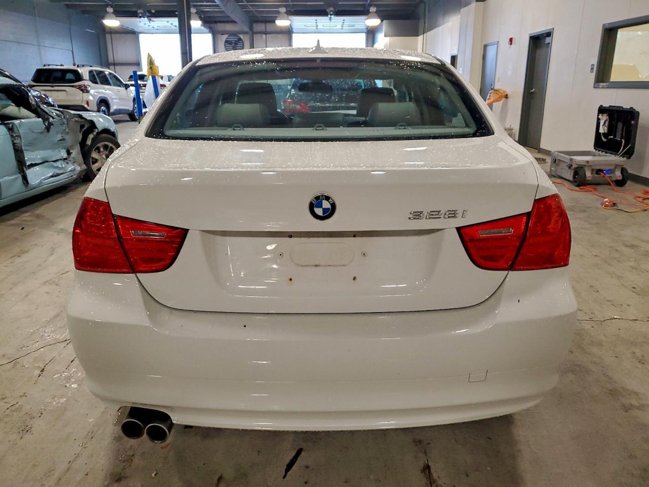 2011 BMW 3 SERIES