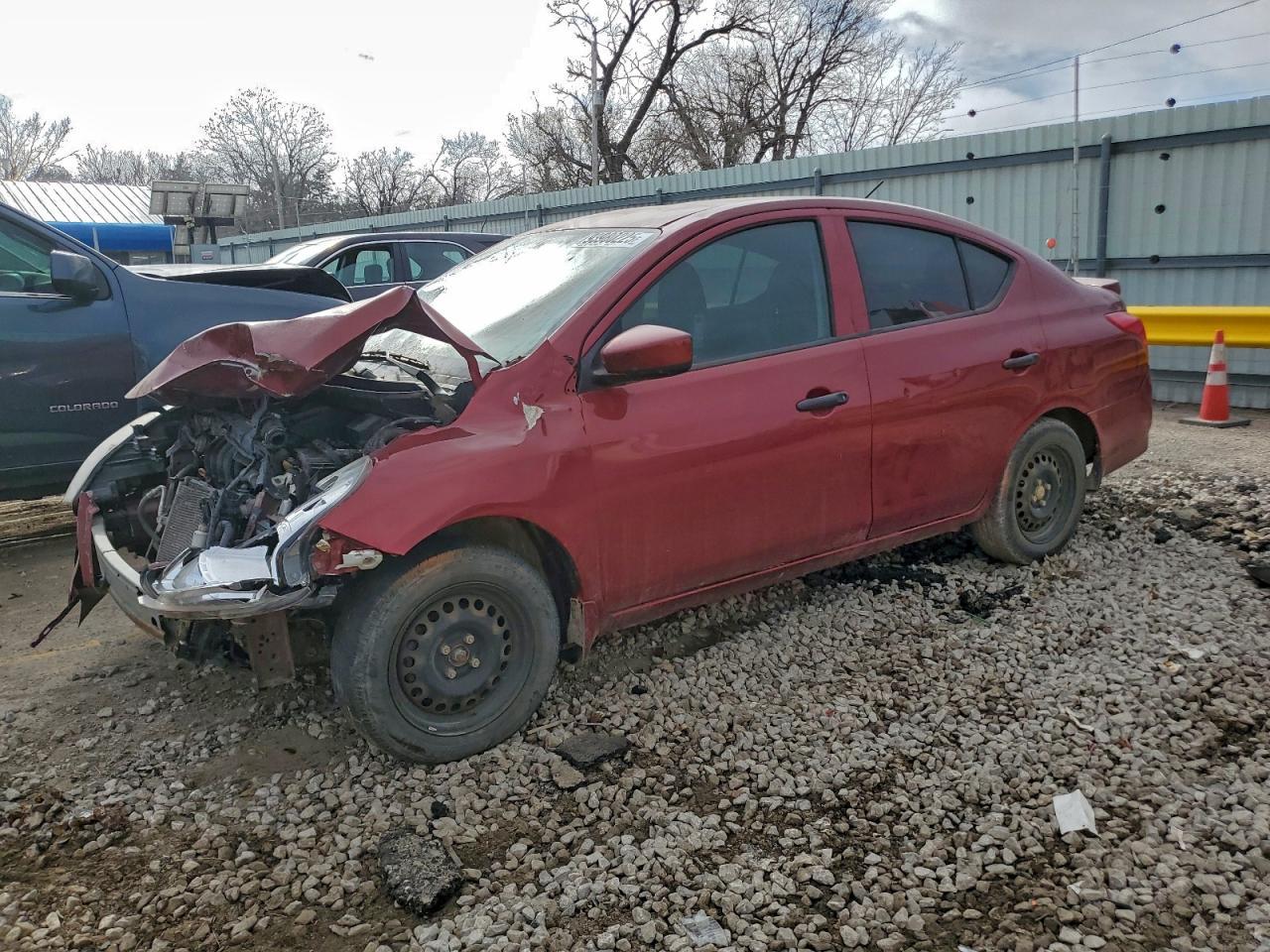 2017 NISSAN VERSA
