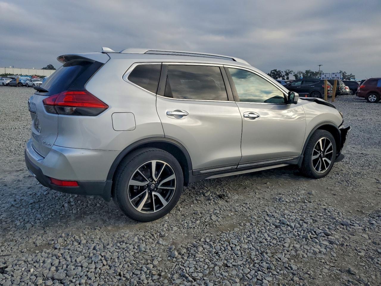 2017 NISSAN ROGUE