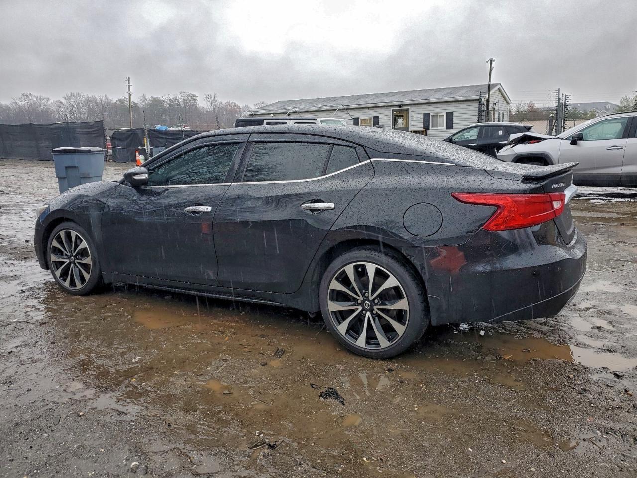 2017 NISSAN Maxima