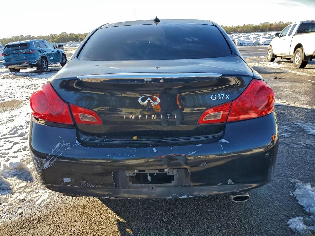 2012 INFINITI G37