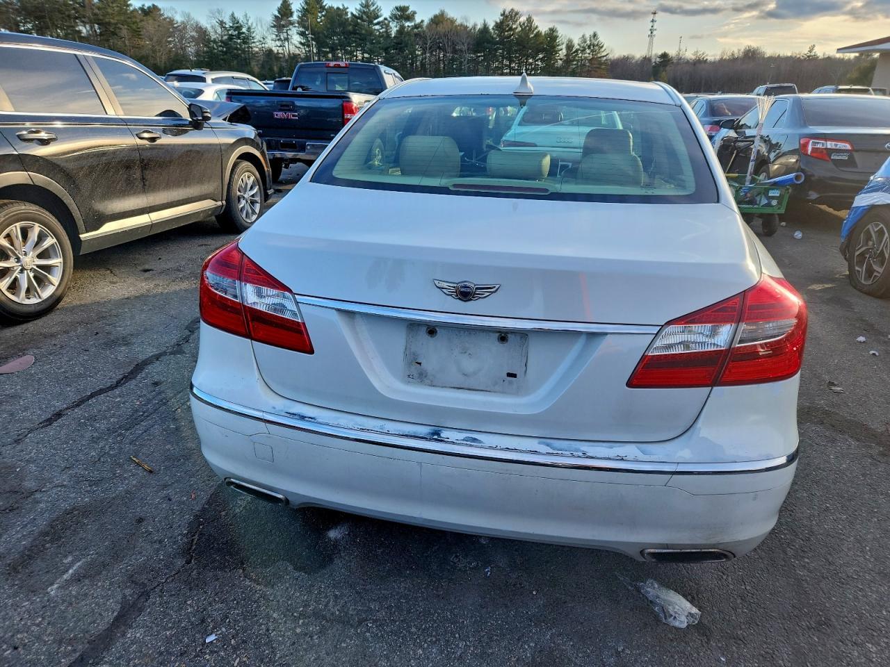 2013 HYUNDAI GENESIS