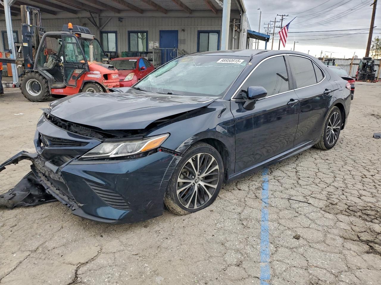 2018 TOYOTA CAMRY