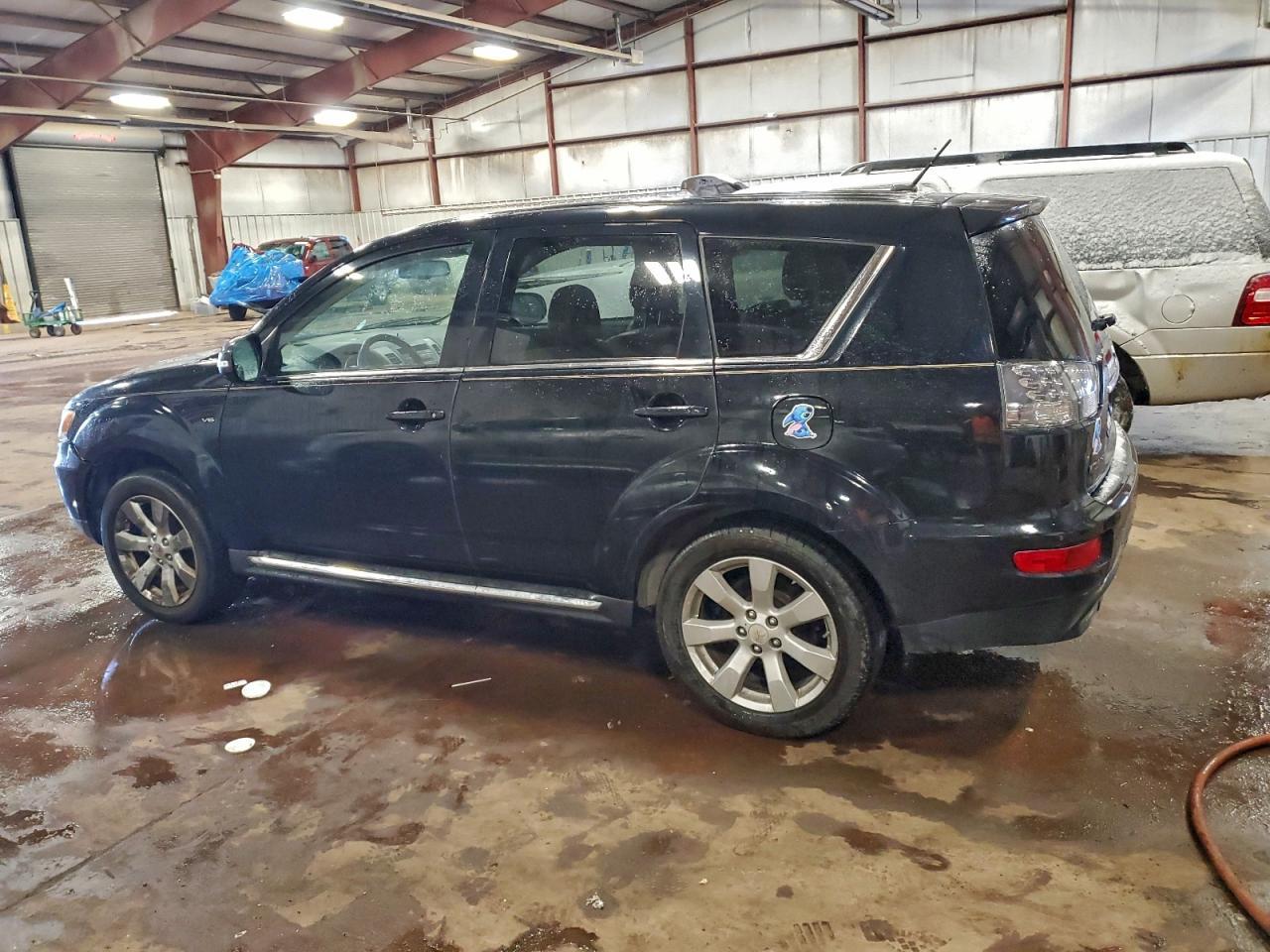 2013 MITSUBISHI outlander