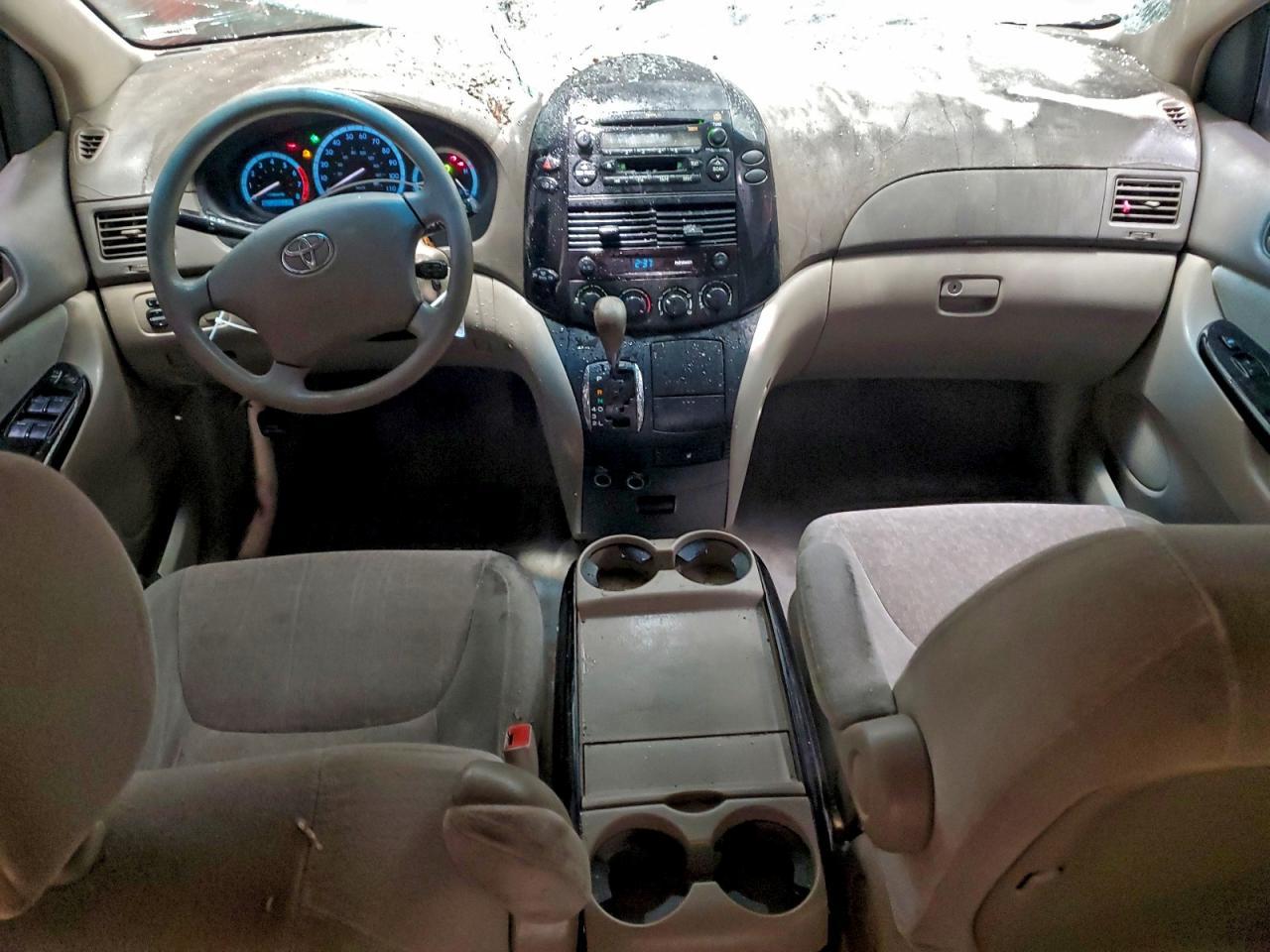2004 TOYOTA SIENNA
