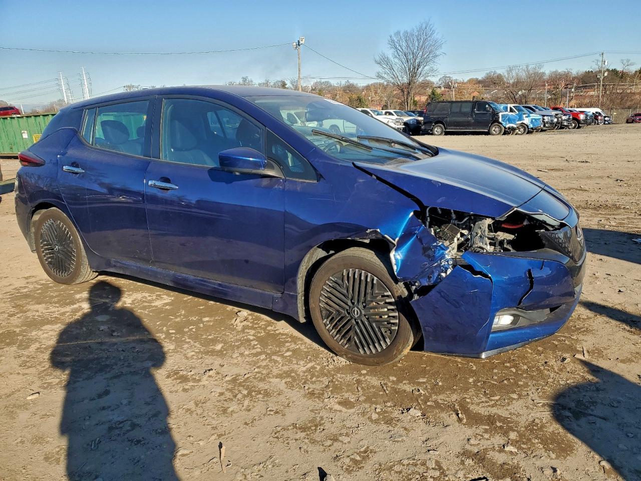 2023 NISSAN LEAF
