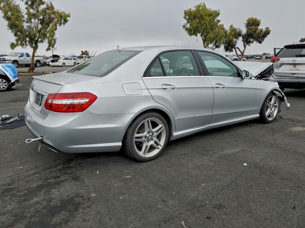 2013 MERCEDES-BENZ E-Class