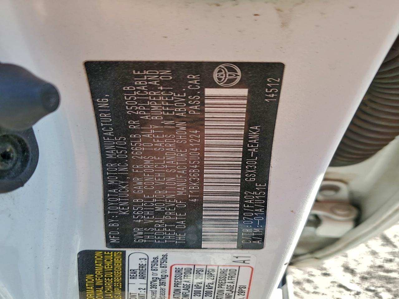 2005 TOYOTA Avalon