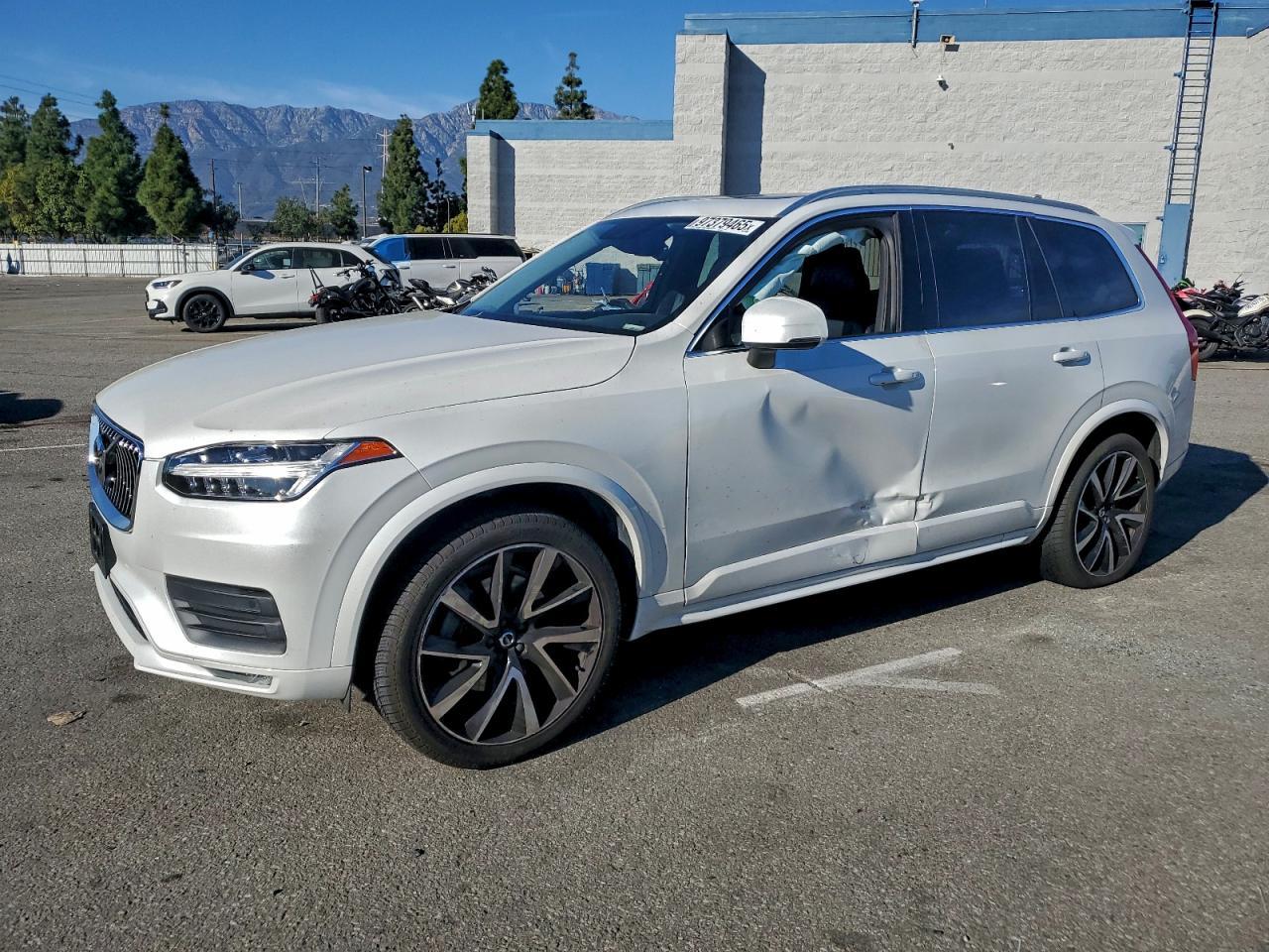 2020 VOLVO XC90