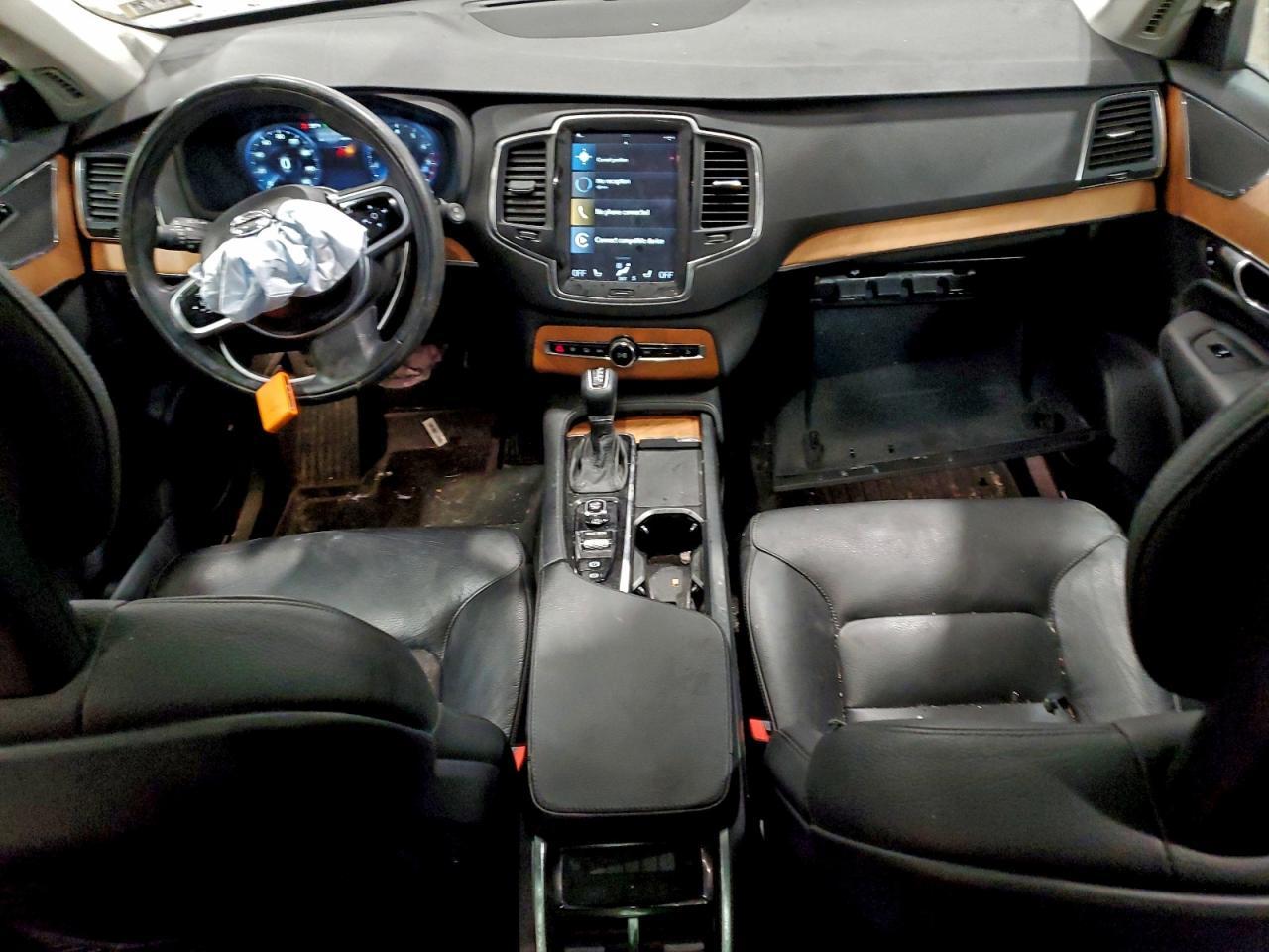 2021 VOLVO XC90